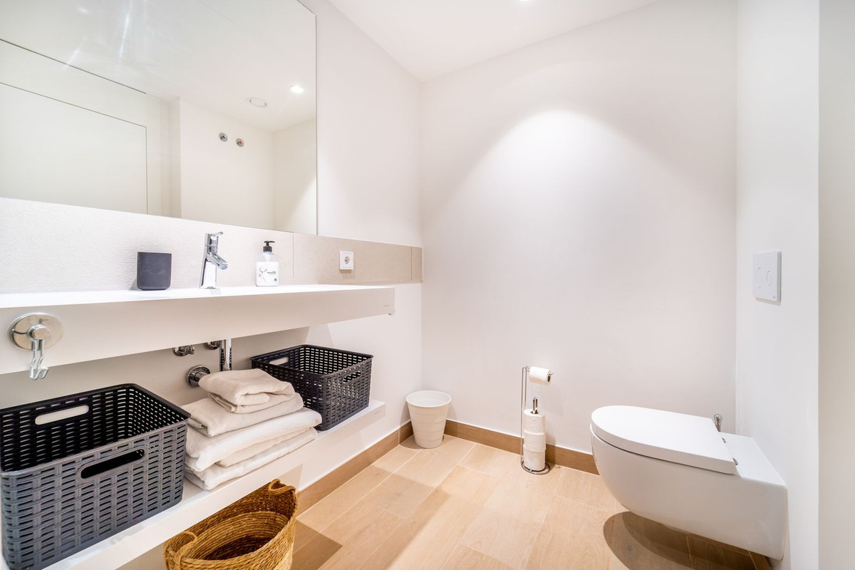 3 Bed Apartment for sale in Fuengirola Costa Del Sol, Málaga, Spain