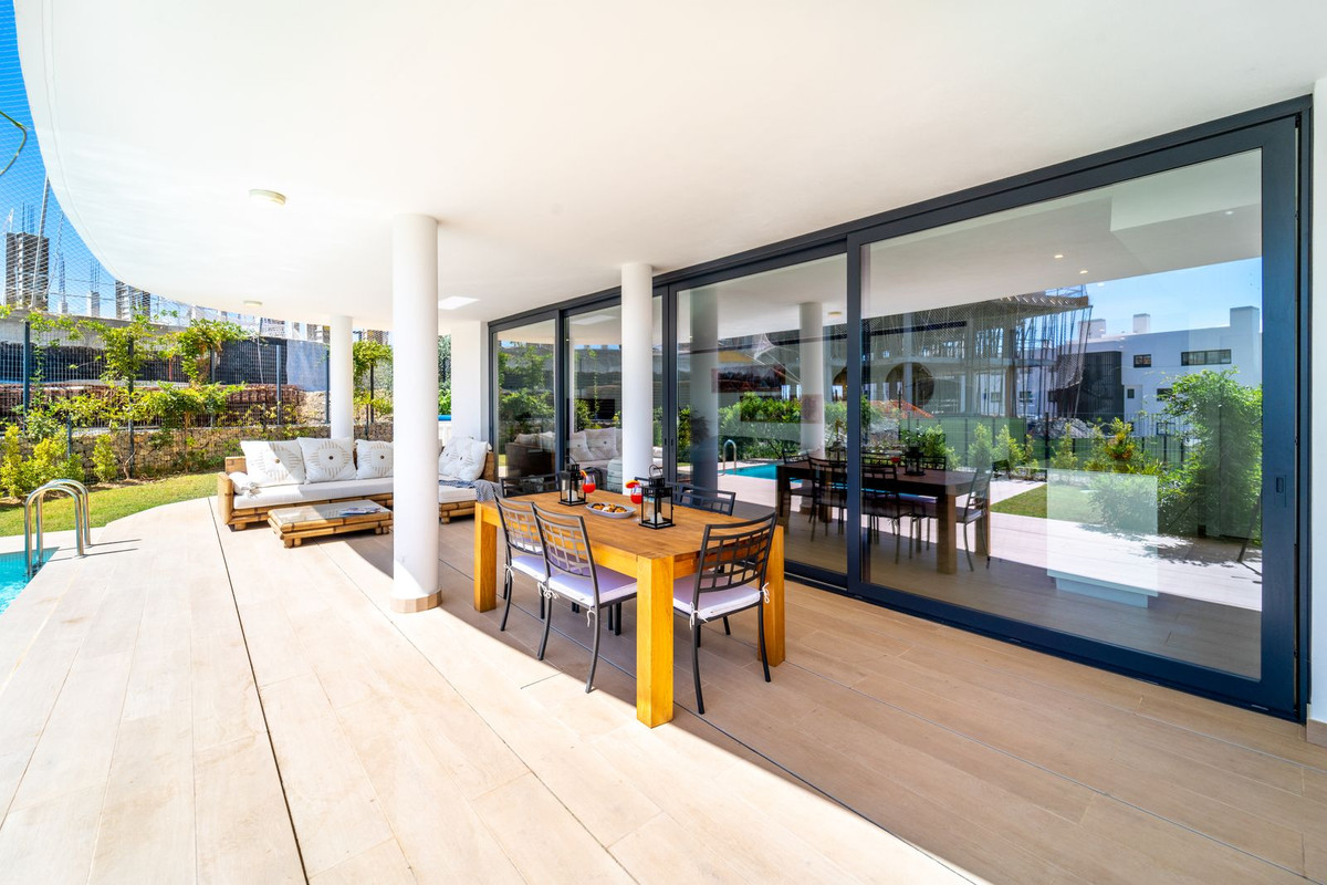 3 Bed Apartment for sale in Fuengirola Costa Del Sol, Málaga, Spain