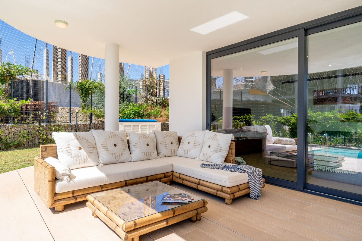 3 Bed Apartment for sale in Fuengirola Costa Del Sol, Málaga, Spain