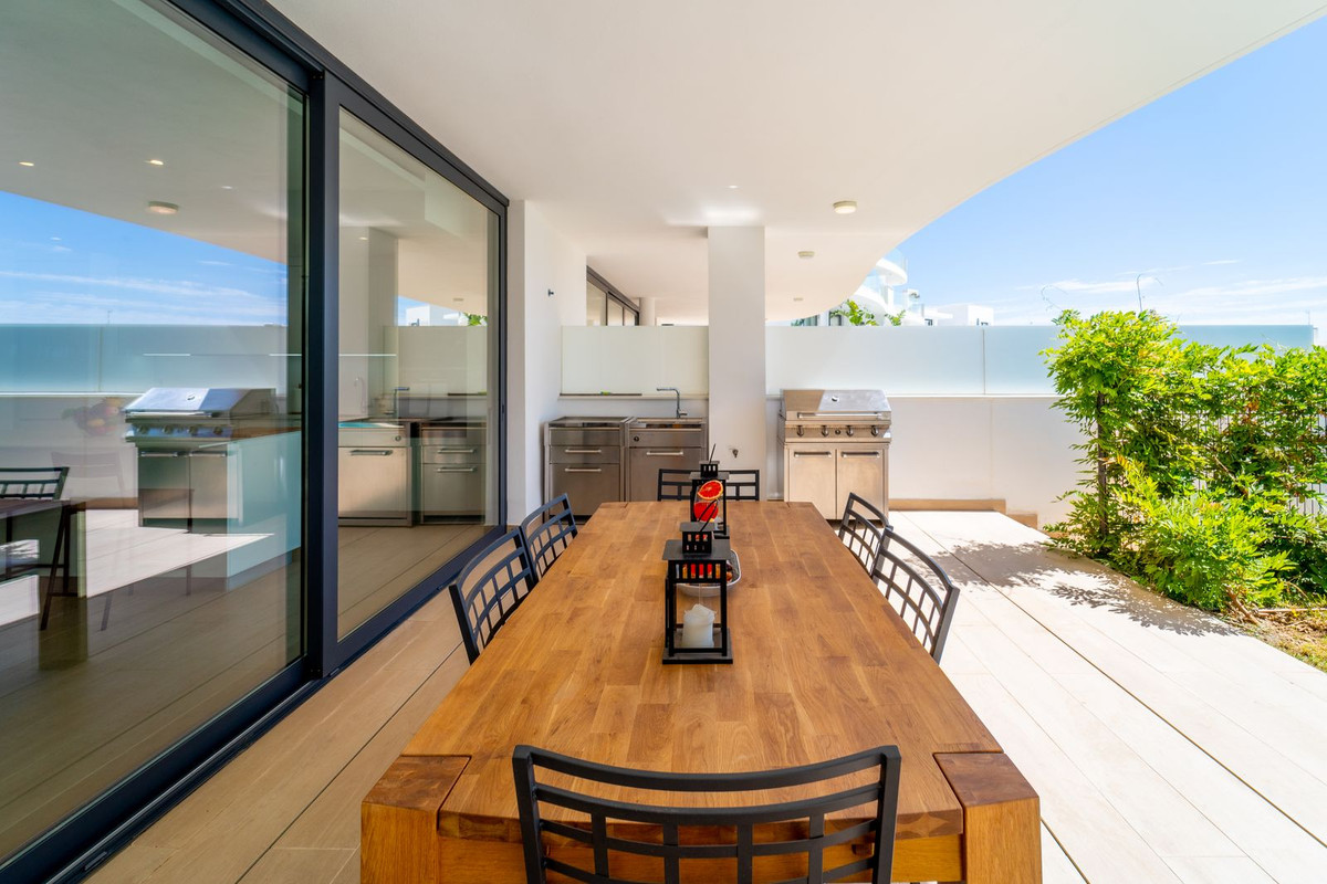 3 Bed Apartment for sale in Fuengirola Costa Del Sol, Málaga, Spain