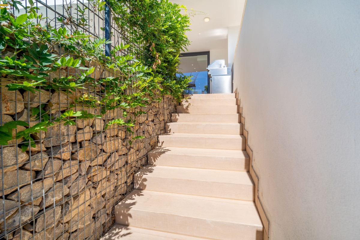3 Bed Apartment for sale in Fuengirola Costa Del Sol, Málaga, Spain