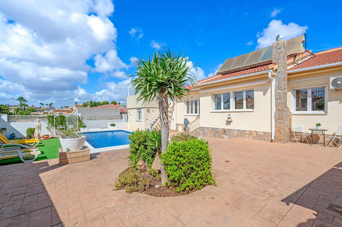 Se vende Villa - Chalet de 7 dormitorios en Costa Blanca, Alicante, España