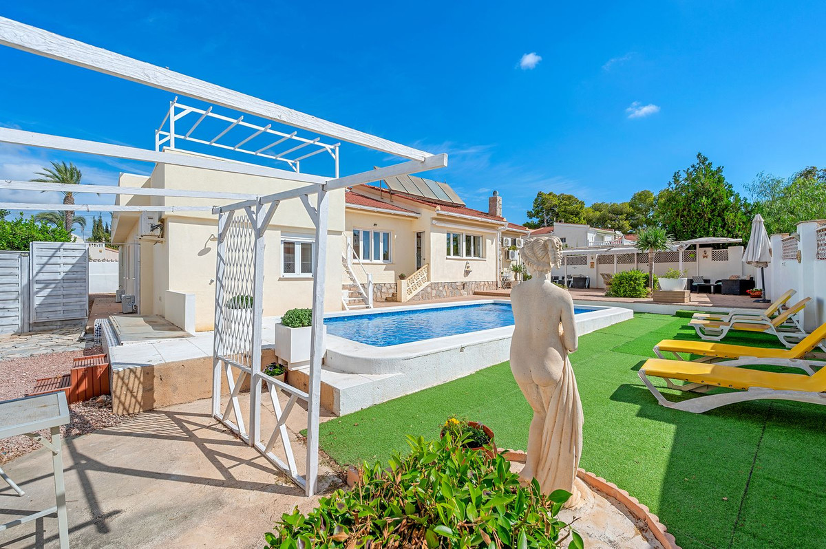 Se vende Villa - Chalet de 7 dormitorios en Costa Blanca, Alicante, España