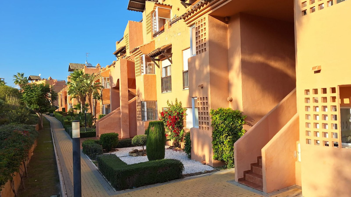 Se vende Apartamento Planta Baja de 2 dormitorios en Costa Del Sol, Málaga, España
