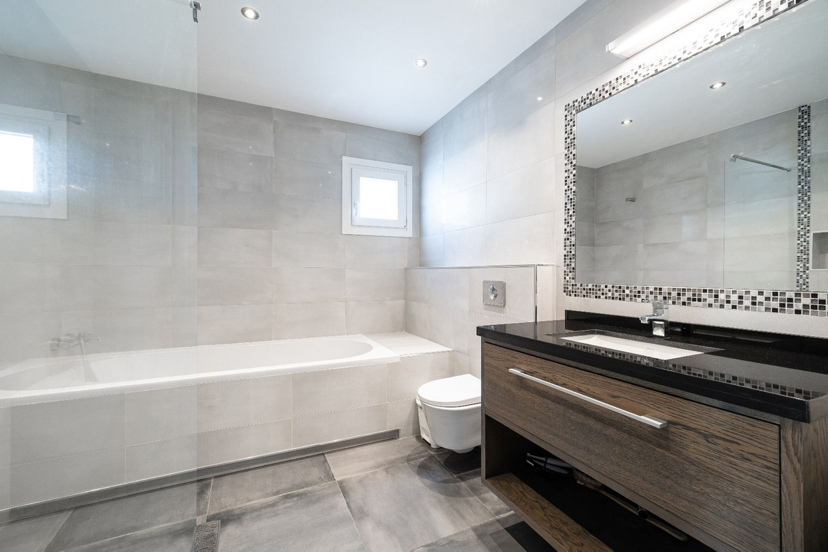 3 Bed Townhouse for sale in San Pedro De Alcántara Costa Del Sol, Málaga, Spain