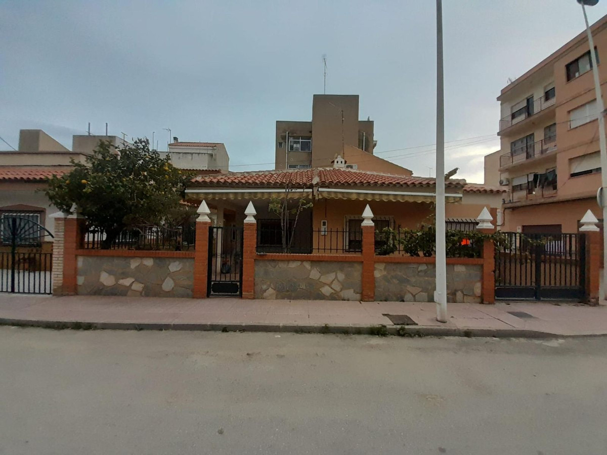 Se vende Adosada de 5 dormitorios en Costa Calida, Murcia, España
