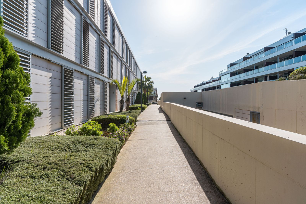 Se vende Apartamento Planta Media de 3 dormitorios en Costa Del Sol, Málaga, España