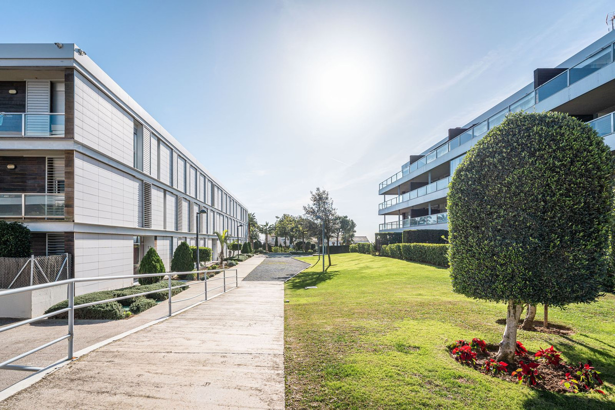 Se vende Apartamento Planta Media de 3 dormitorios en Costa Del Sol, Málaga, España