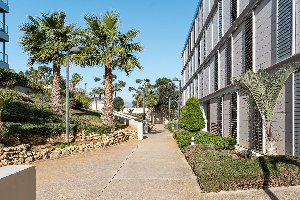 Se vende Apartamento Planta Media de 3 dormitorios en Costa Del Sol, Málaga, España