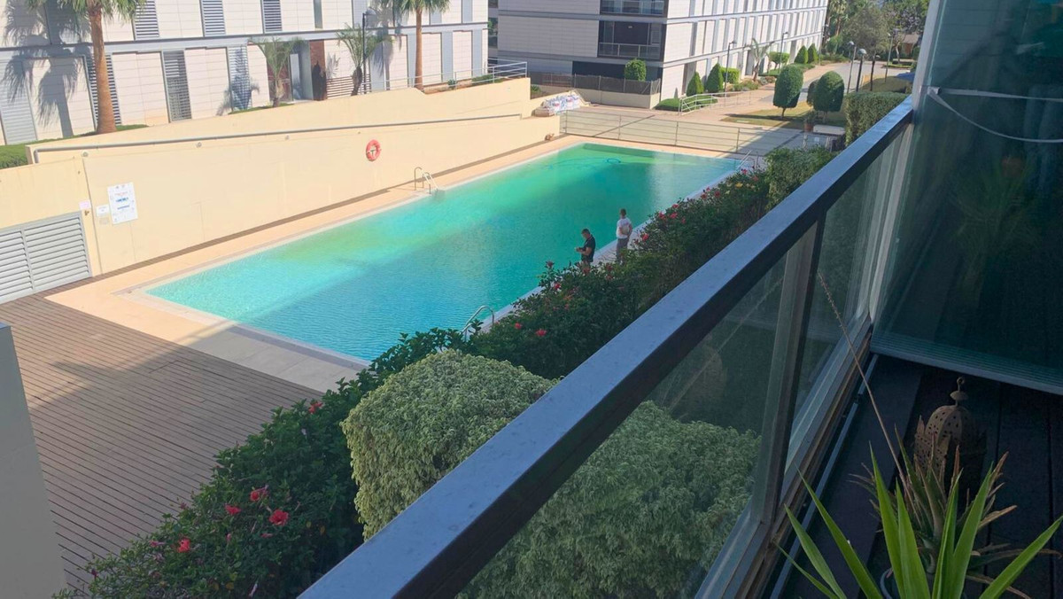 Se vende Apartamento Planta Media de 3 dormitorios en Costa Del Sol, Málaga, España