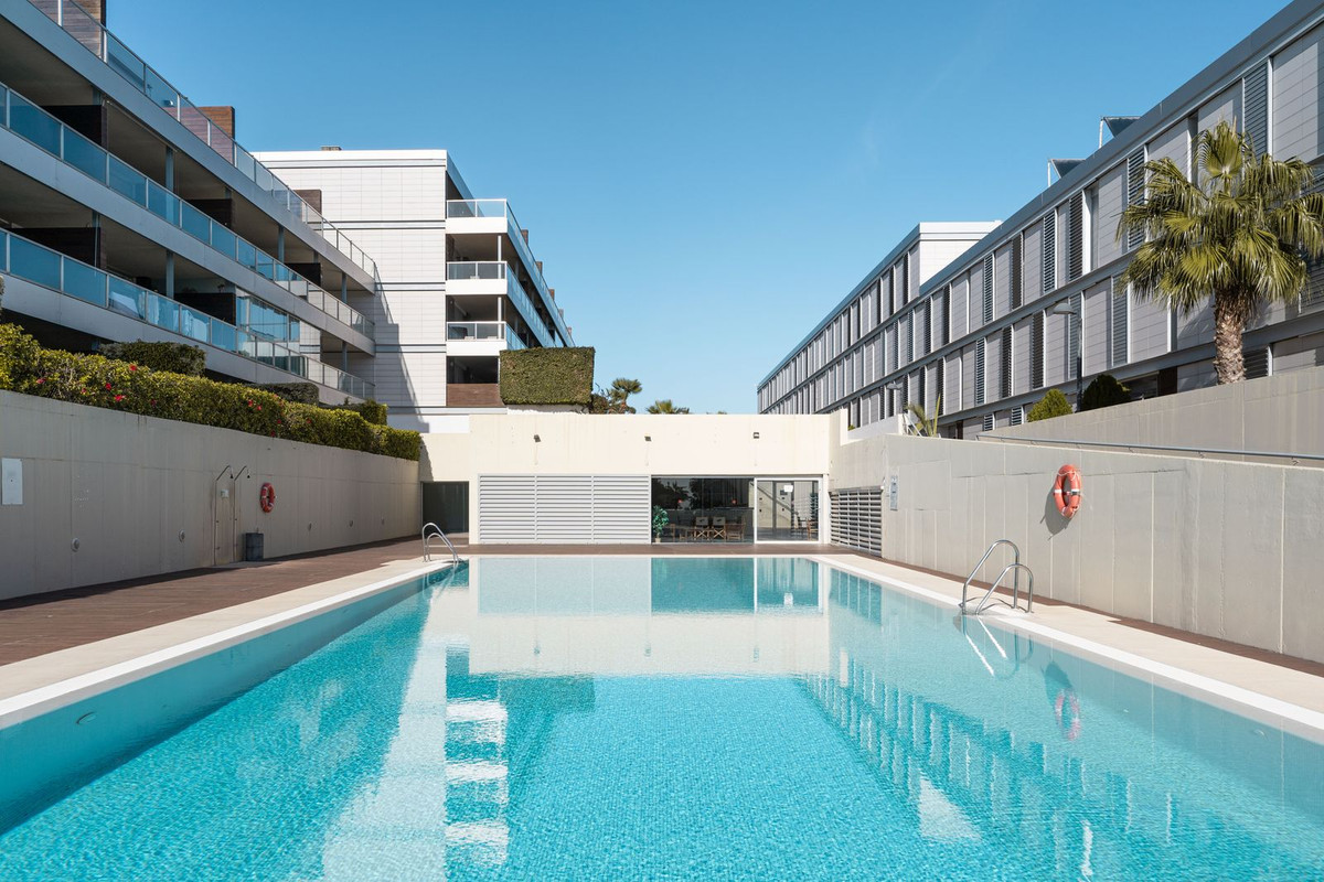 Se vende Apartamento Planta Media de 3 dormitorios en Costa Del Sol, Málaga, España