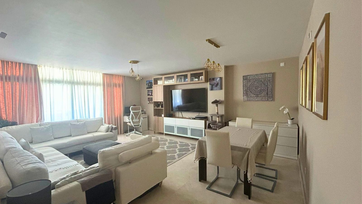 Se vende Apartamento Planta Media de 3 dormitorios en Costa Del Sol, Málaga, España