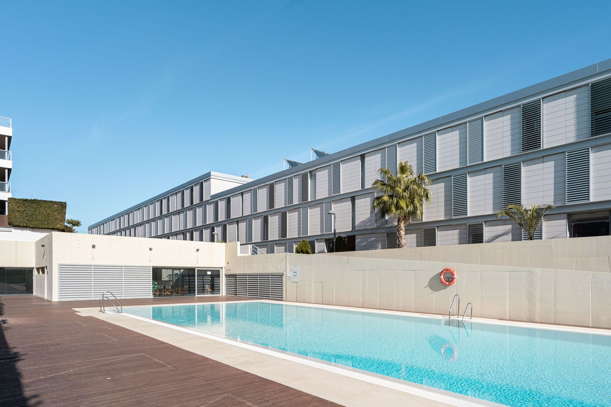 Se vende Apartamento Planta Media de 3 dormitorios en Costa Del Sol, Málaga, España