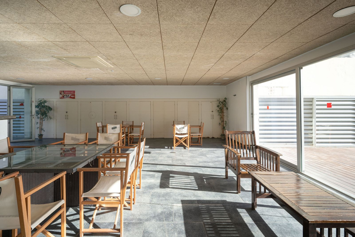 Se vende Apartamento Planta Media de 3 dormitorios en Costa Del Sol, Málaga, España