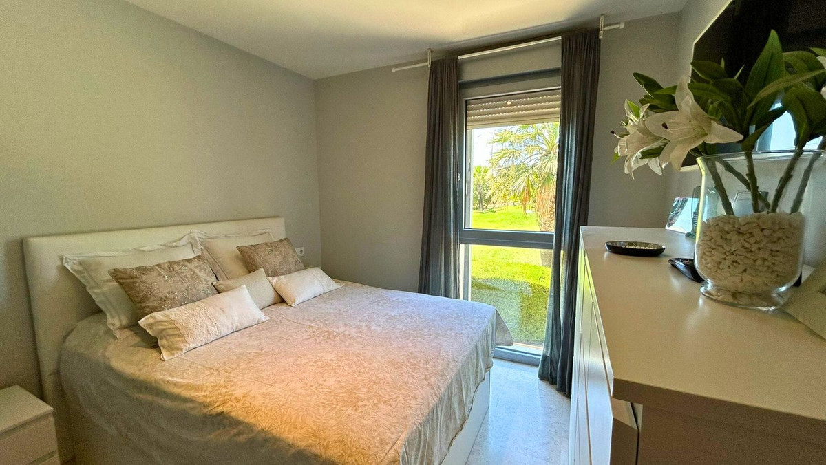 Se vende Apartamento Planta Media de 3 dormitorios en Costa Del Sol, Málaga, España
