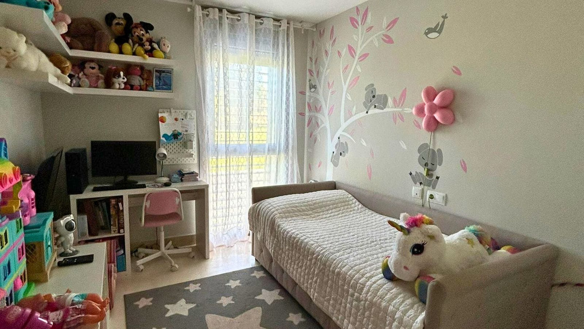 Se vende Apartamento Planta Media de 3 dormitorios en Costa Del Sol, Málaga, España