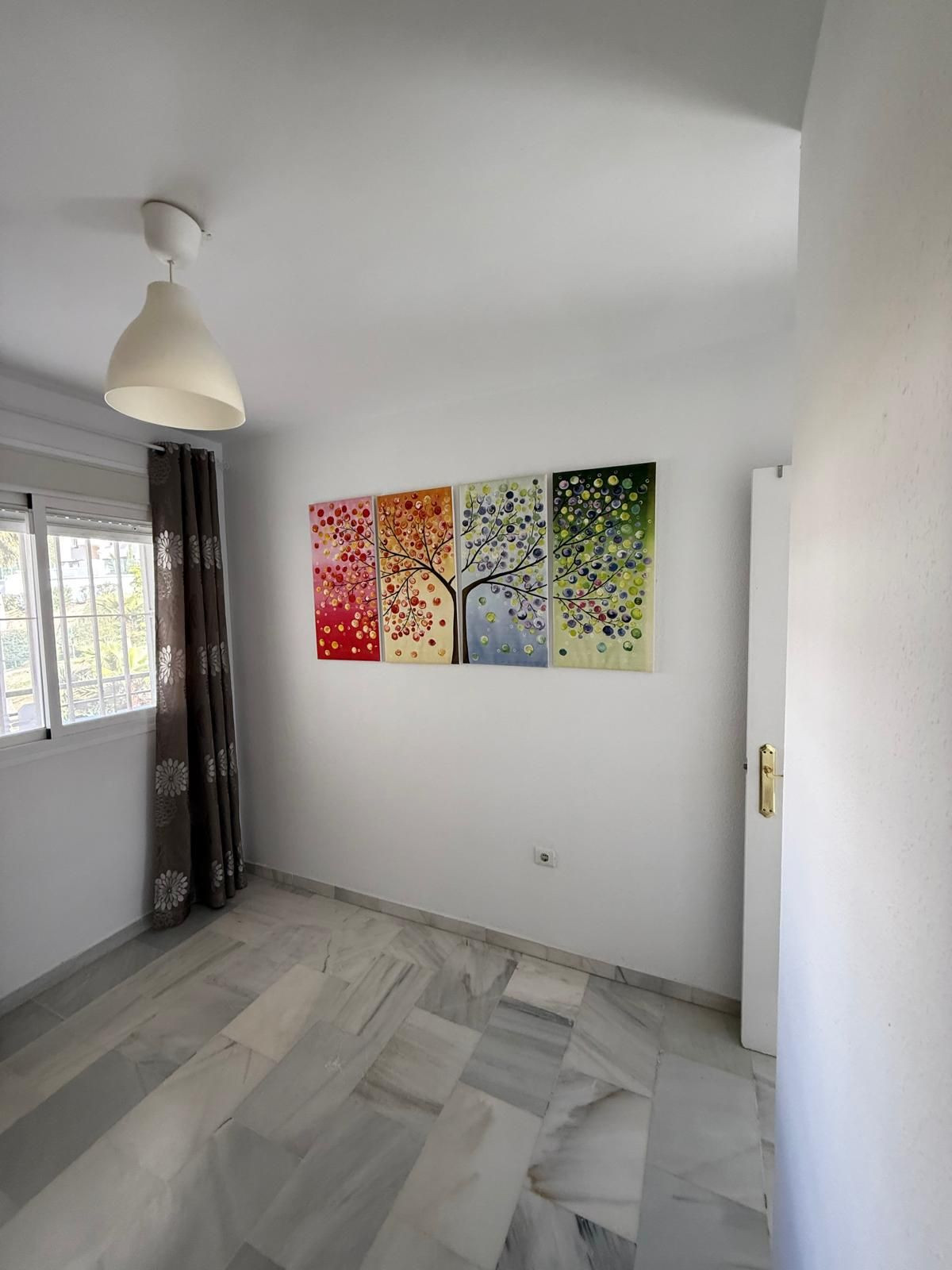 Se vende Apartamento Planta Media de 2 dormitorios en Costa Del Sol, Málaga, España
