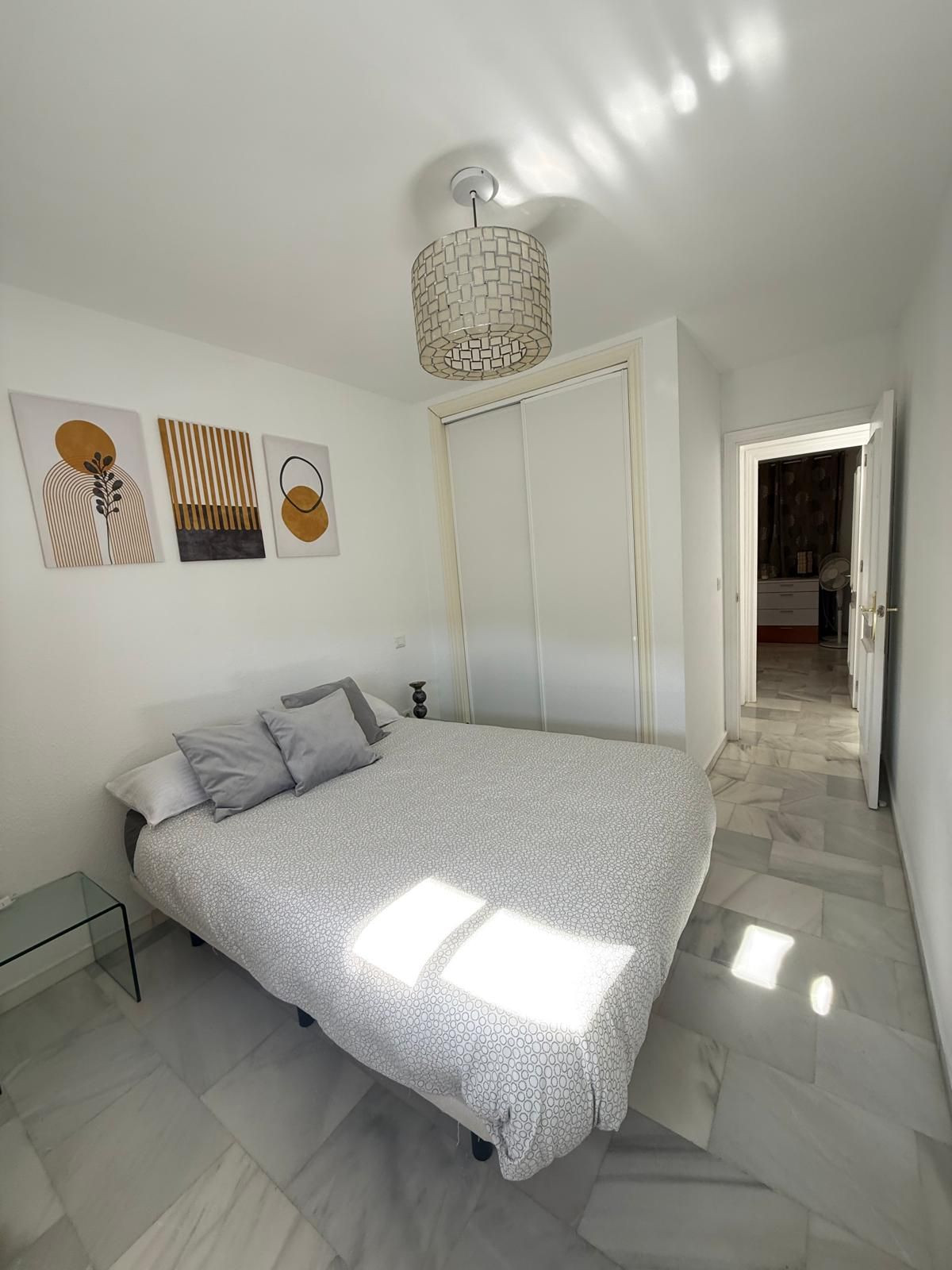 Se vende Apartamento Planta Media de 2 dormitorios en Costa Del Sol, Málaga, España