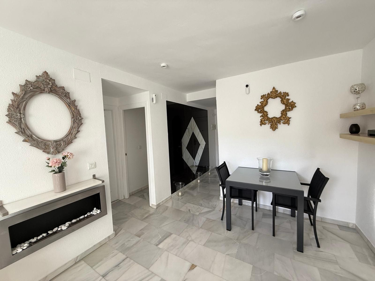 Se vende Apartamento Planta Media de 2 dormitorios en Costa Del Sol, Málaga, España