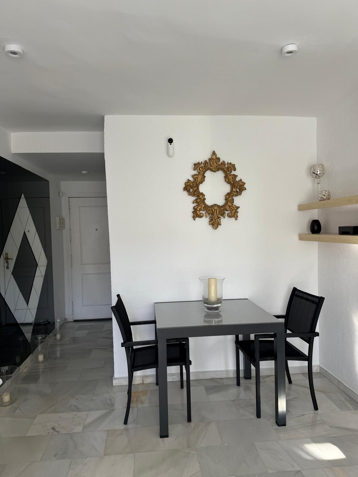 Se vende Apartamento Planta Media de 2 dormitorios en Costa Del Sol, Málaga, España