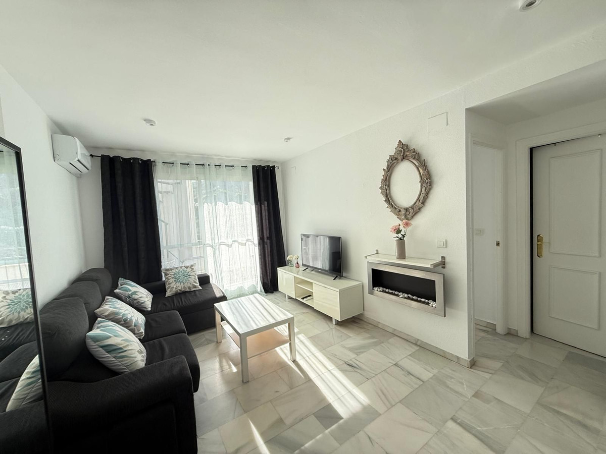 Se vende Apartamento Planta Media de 2 dormitorios en Costa Del Sol, Málaga, España