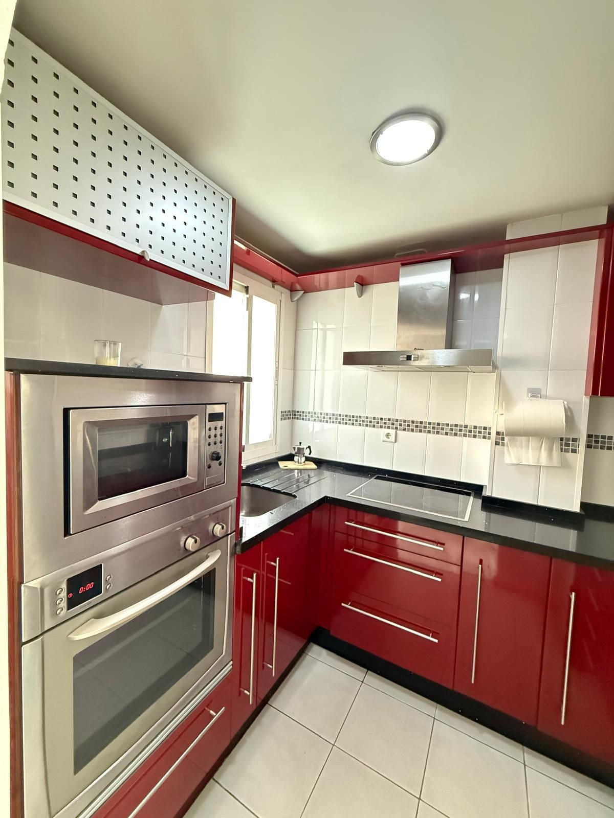 Se vende Apartamento Planta Media de 2 dormitorios en Costa Del Sol, Málaga, España