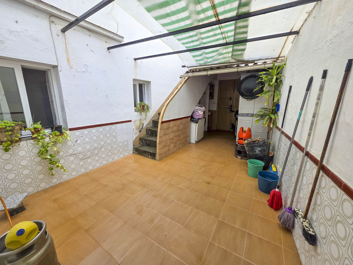 5 Bed Townhouse for sale in Estepona Costa Del Sol, Málaga, Spain