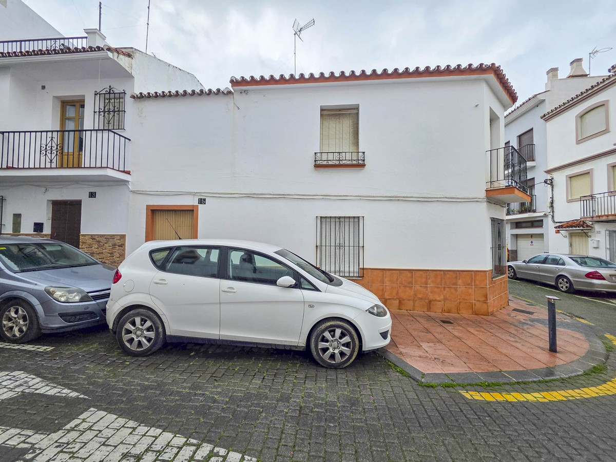 5 Bed Townhouse for sale in Estepona Costa Del Sol, Málaga, Spain