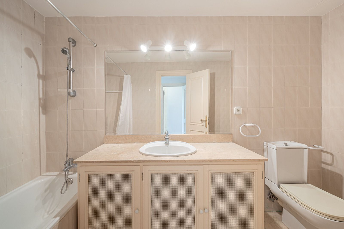 4 Bed Townhouse for sale in La Quinta Costa Del Sol, Málaga, Spain
