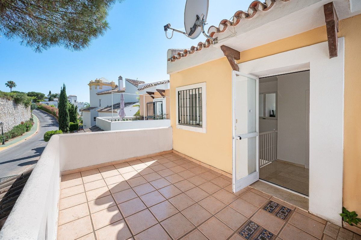 4 Bed Townhouse for sale in La Quinta Costa Del Sol, Málaga, Spain