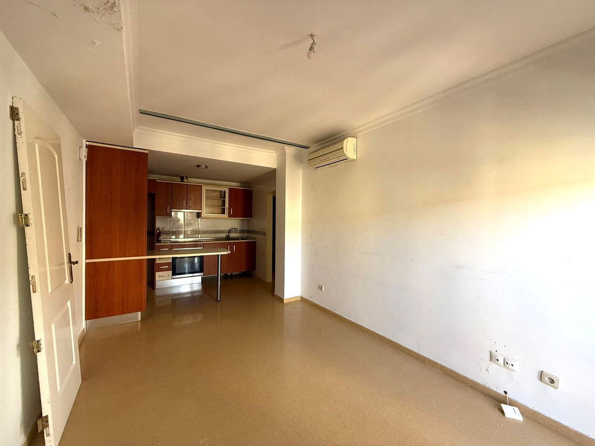 Se vende Apartamento Planta Media de 2 dormitorios en Costa Del Sol, Málaga, España