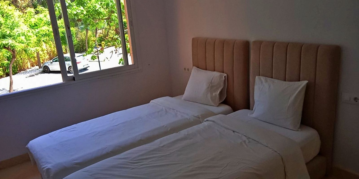 2 Bed Apartment for sale in The Golden Mile Costa Del Sol, Málaga, Spain