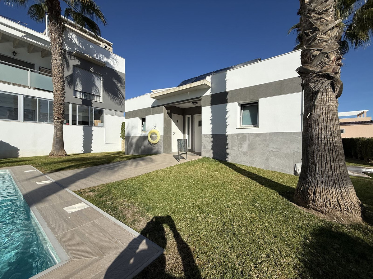 2 Bed Apartment for sale in Punta Prima Costa Blanca, Alicante, Spain