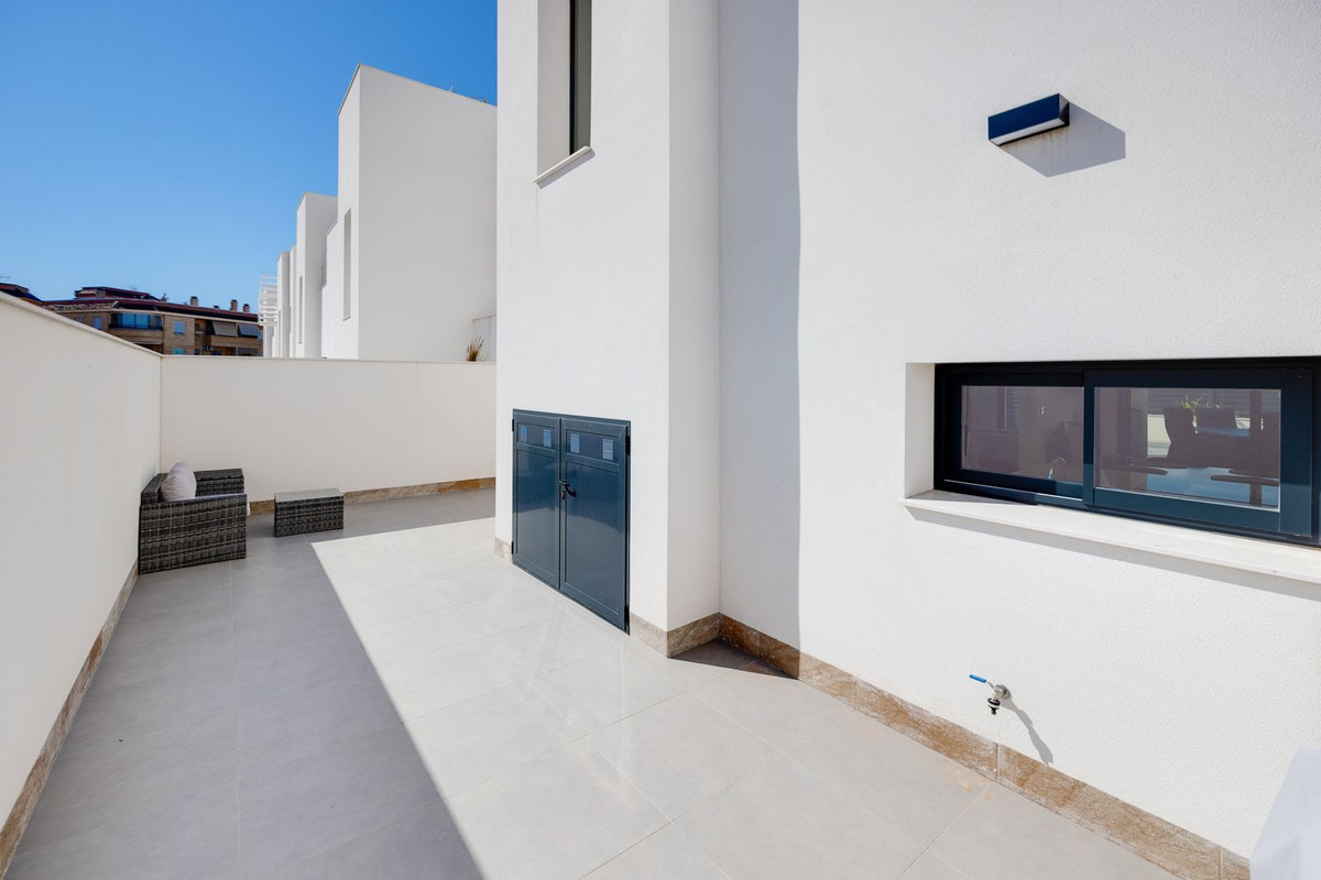 Se vende Pareada de 3 dormitorios en Costa Blanca, Alicante, España