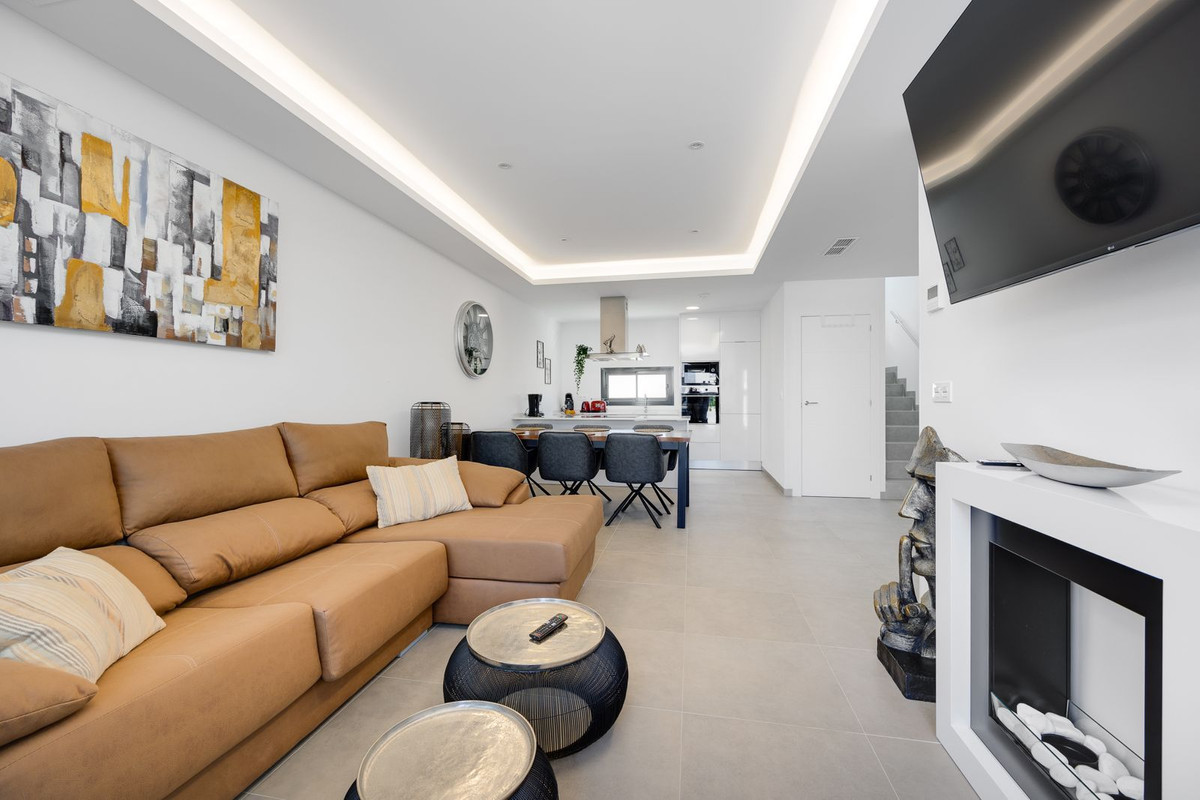 Se vende Pareada de 3 dormitorios en Costa Blanca, Alicante, España