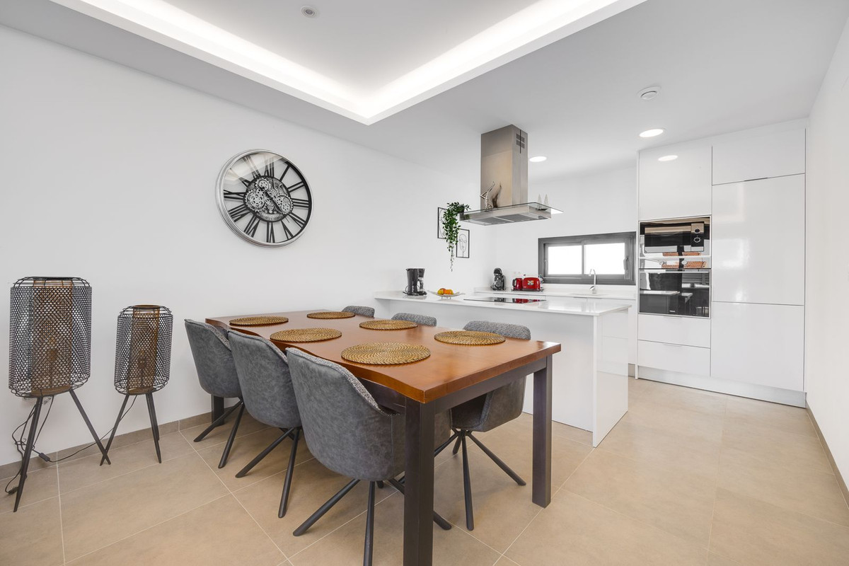 Se vende Pareada de 3 dormitorios en Costa Blanca, Alicante, España