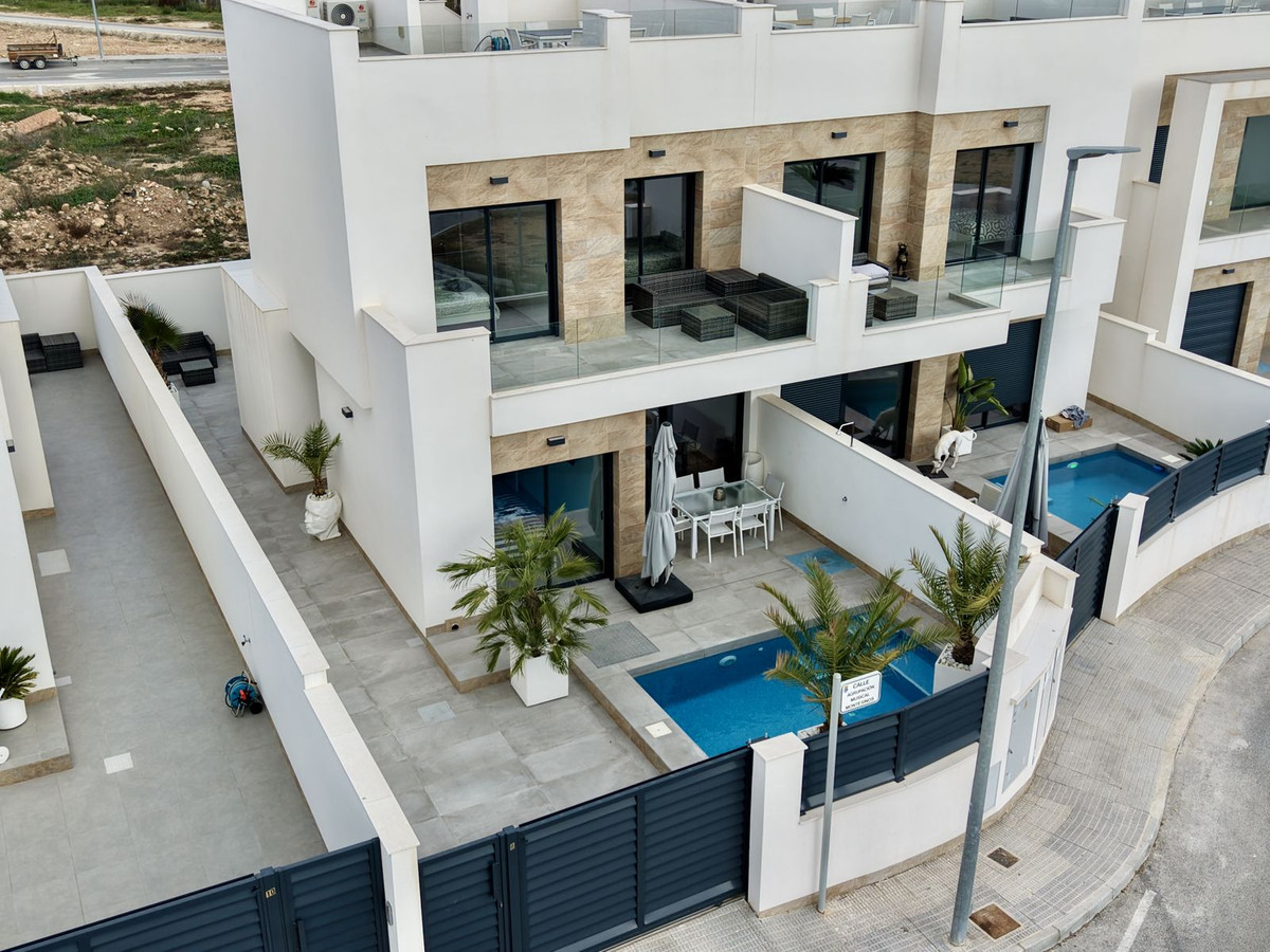 Se vende Pareada de 3 dormitorios en Costa Blanca, Alicante, España