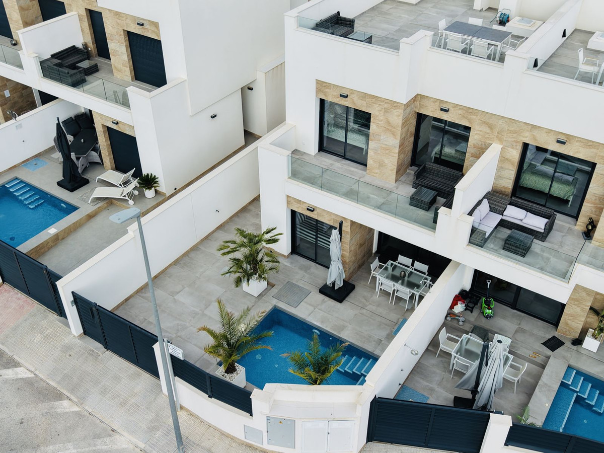 Se vende Pareada de 3 dormitorios en Costa Blanca, Alicante, España