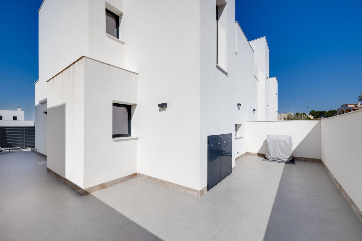 Se vende Pareada de 3 dormitorios en Costa Blanca, Alicante, España