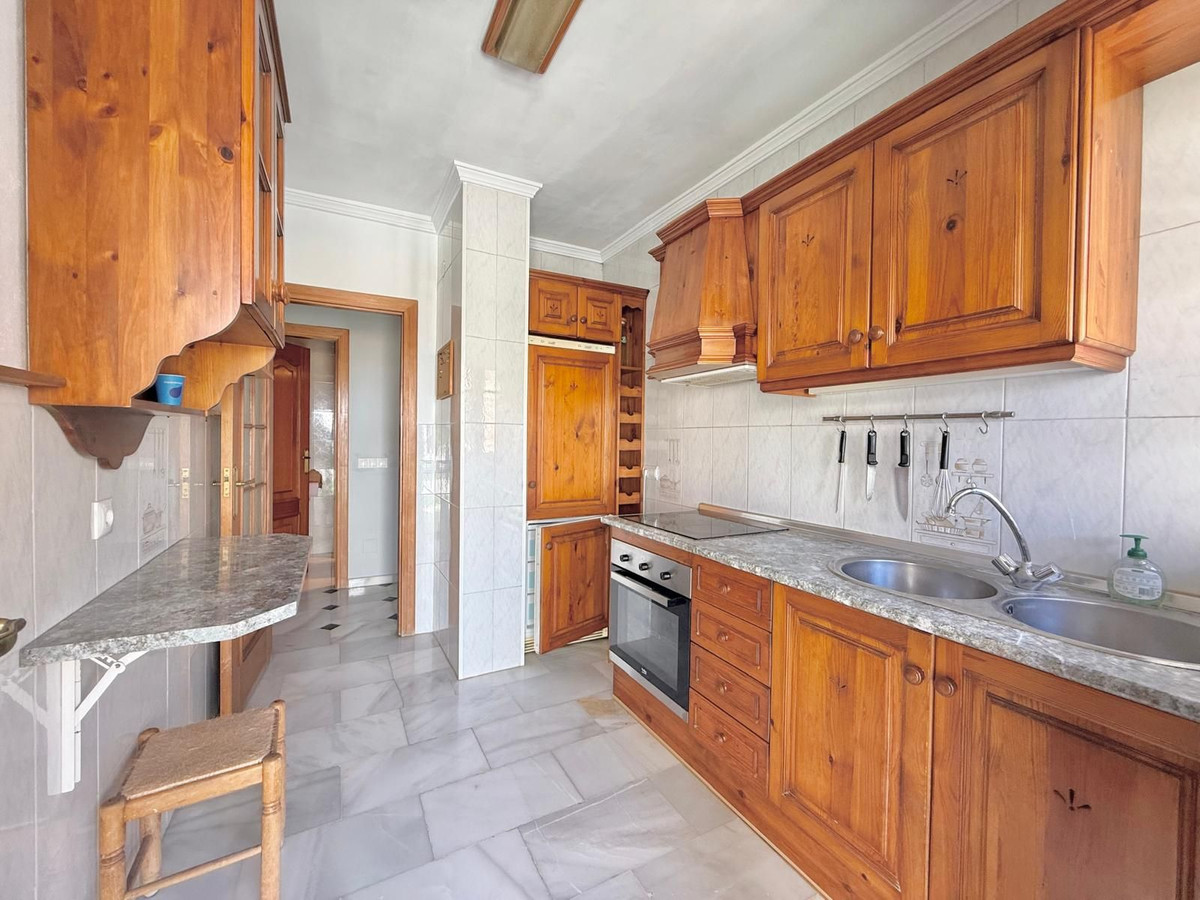 2 Bed Apartment for sale in Fuengirola Costa Del Sol, Málaga, Spain