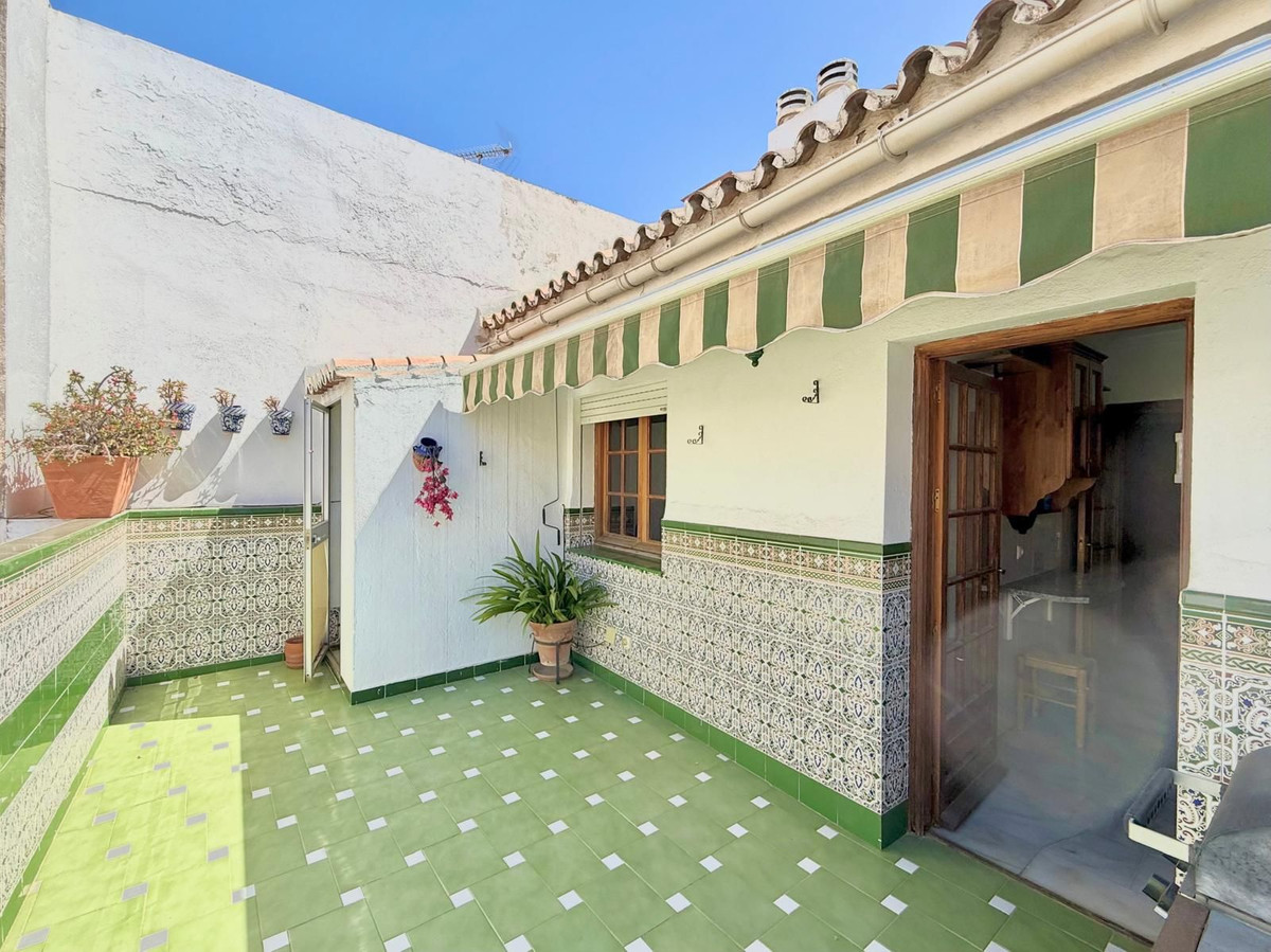 2 Bed Apartment for sale in Fuengirola Costa Del Sol, Málaga, Spain