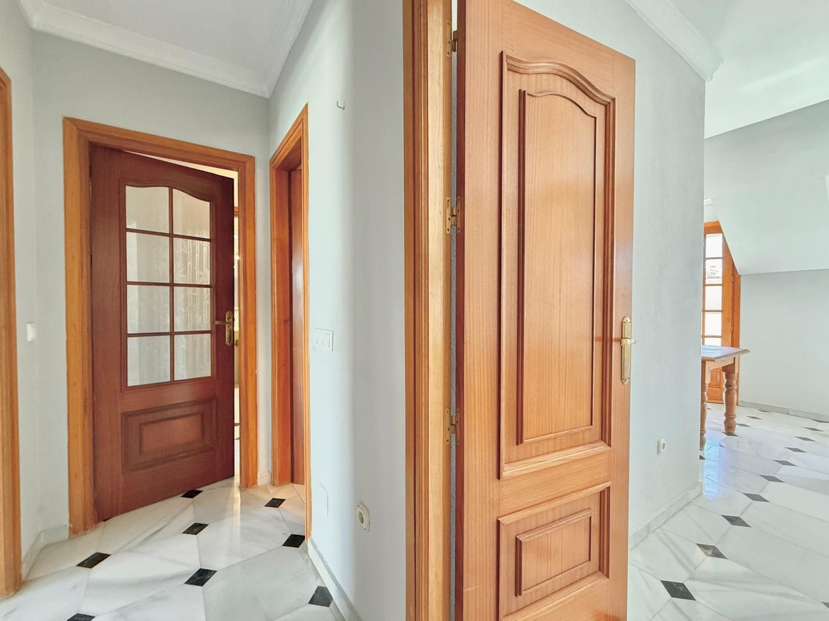 2 Bed Apartment for sale in Fuengirola Costa Del Sol, Málaga, Spain