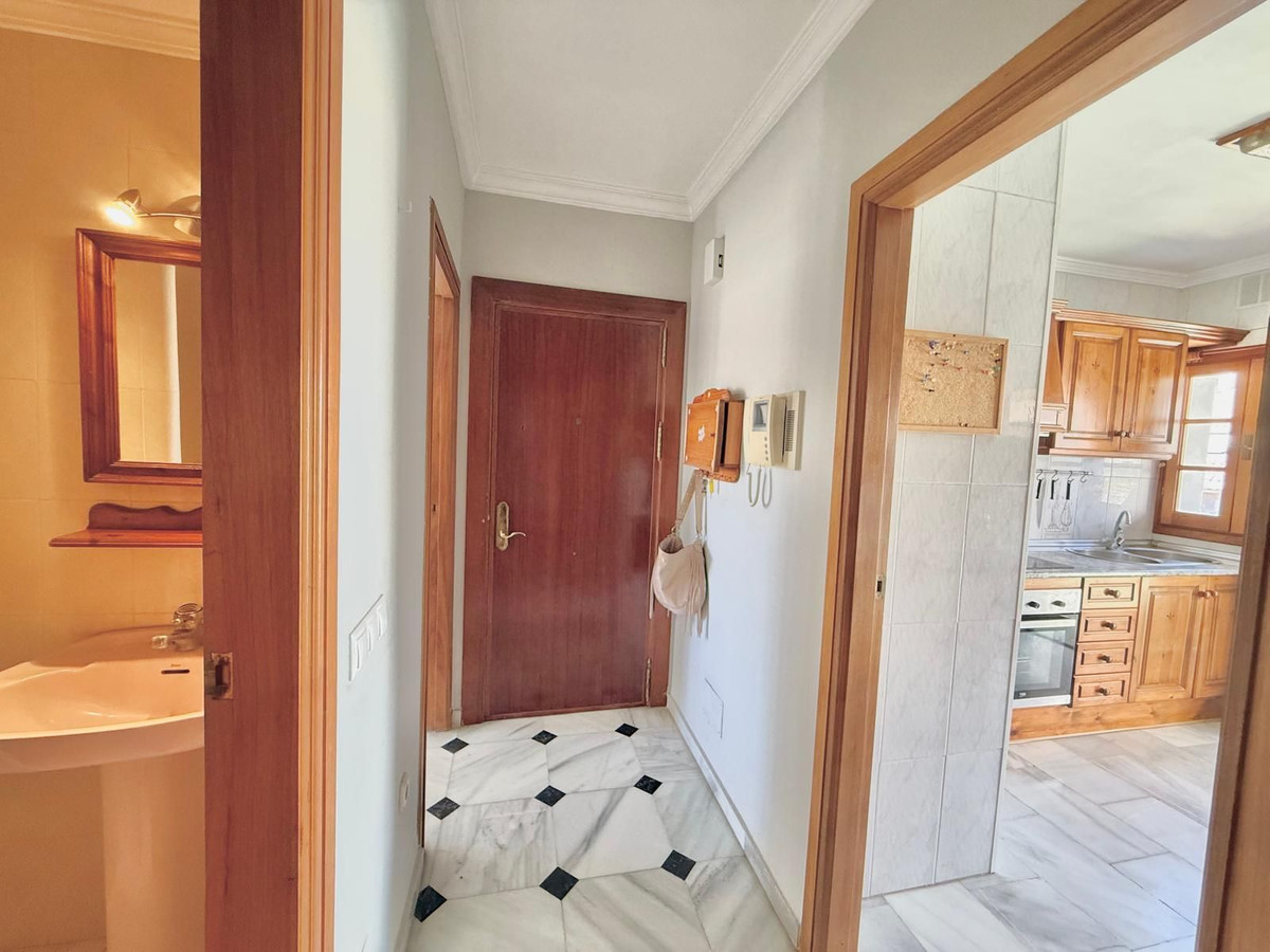 2 Bed Apartment for sale in Fuengirola Costa Del Sol, Málaga, Spain