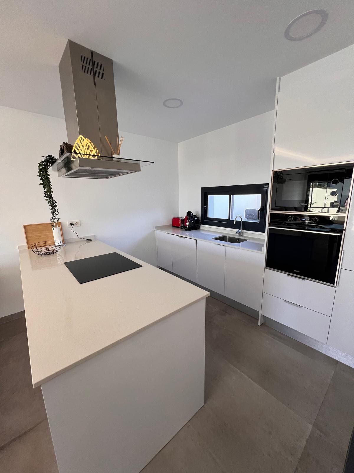 Se vende Pareada de 3 dormitorios en Costa Blanca, Alicante, España