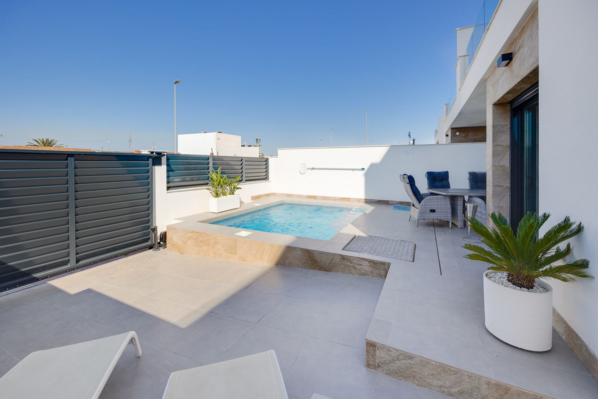 Se vende Pareada de 3 dormitorios en Costa Blanca, Alicante, España