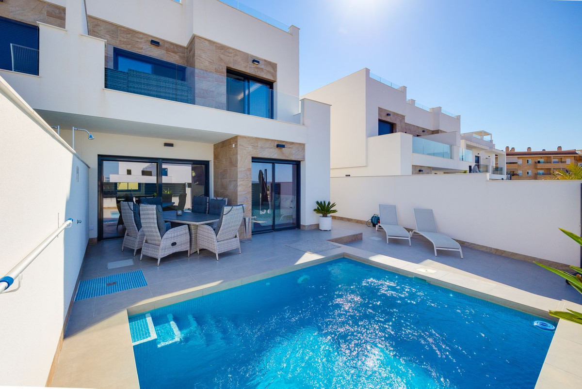 Se vende Pareada de 3 dormitorios en Costa Blanca, Alicante, España