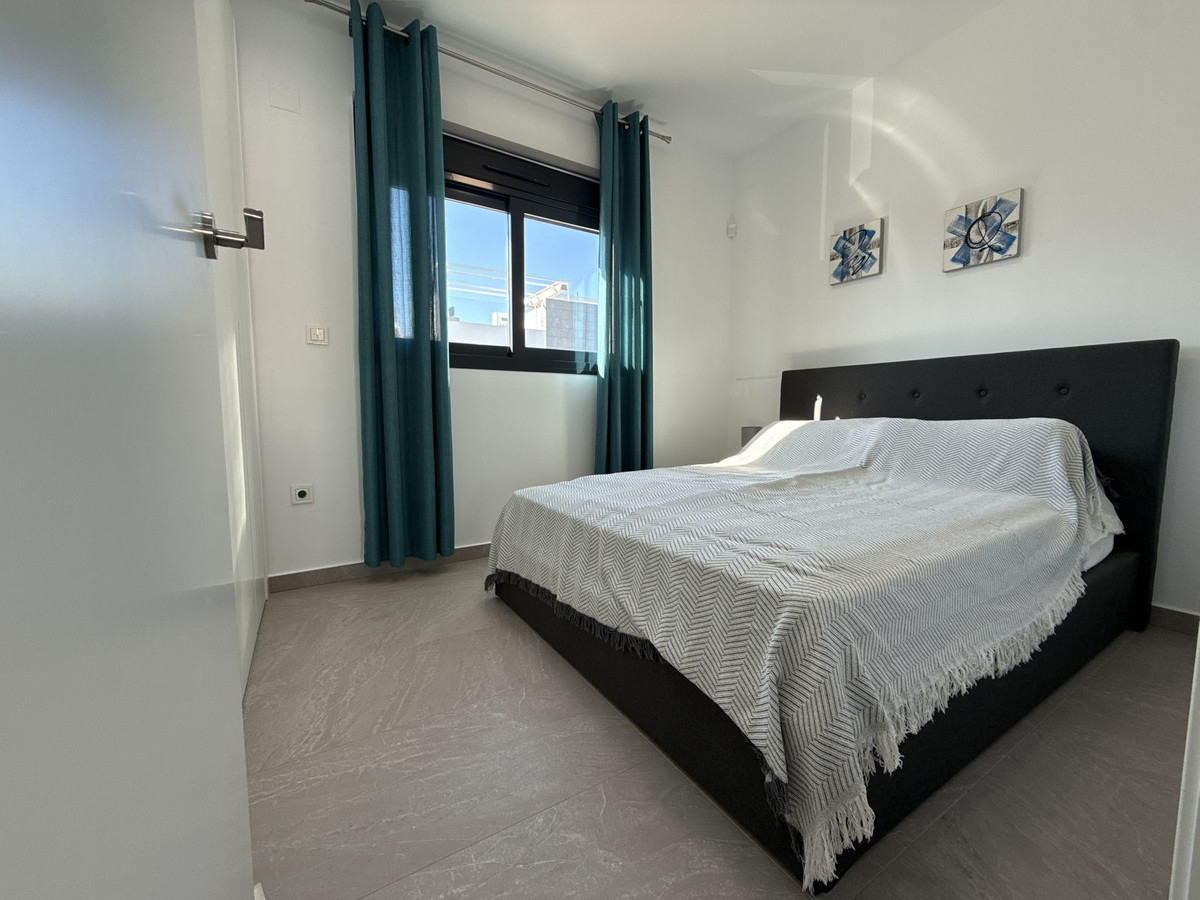 Se vende Apartamento en Planta Última de 2 dormitorios en Costa Blanca, Alicante, España