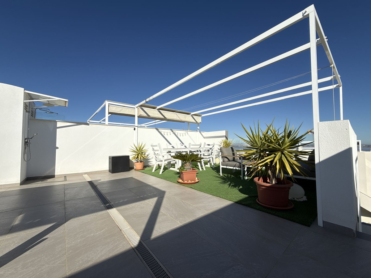 Se vende Apartamento en Planta Última de 2 dormitorios en Costa Blanca, Alicante, España