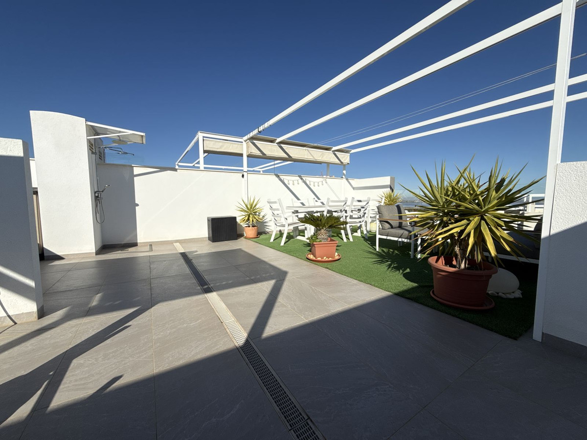 Se vende Apartamento en Planta Última de 2 dormitorios en Costa Blanca, Alicante, España