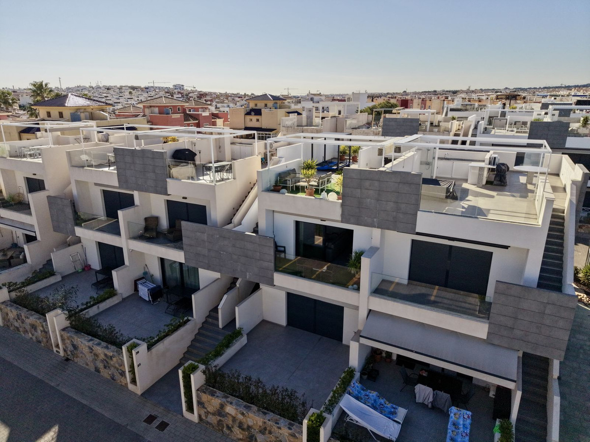Se vende Apartamento en Planta Última de 2 dormitorios en Costa Blanca, Alicante, España
